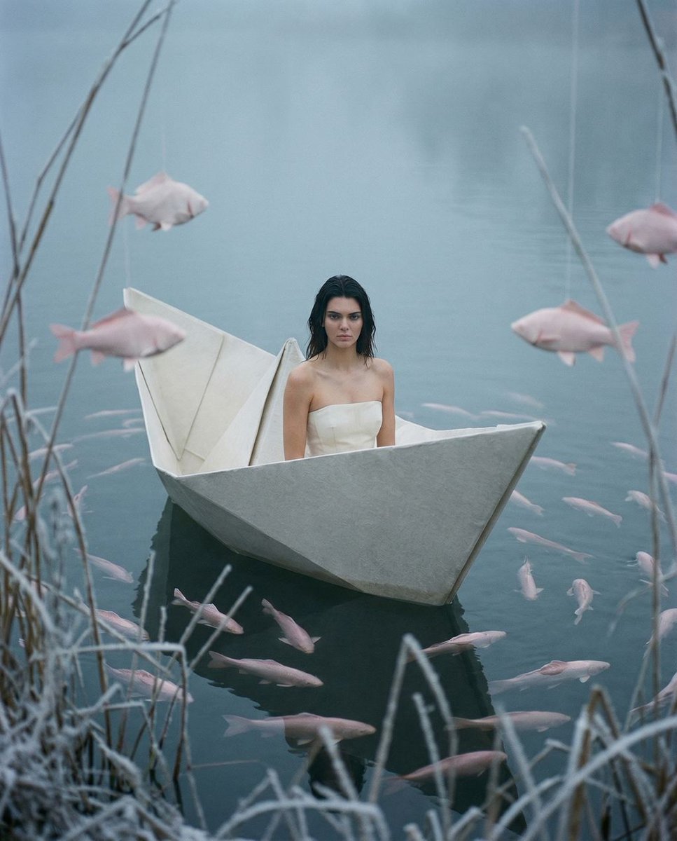 The Stoic Ghost Floating In The Origami Sea, 图片 1