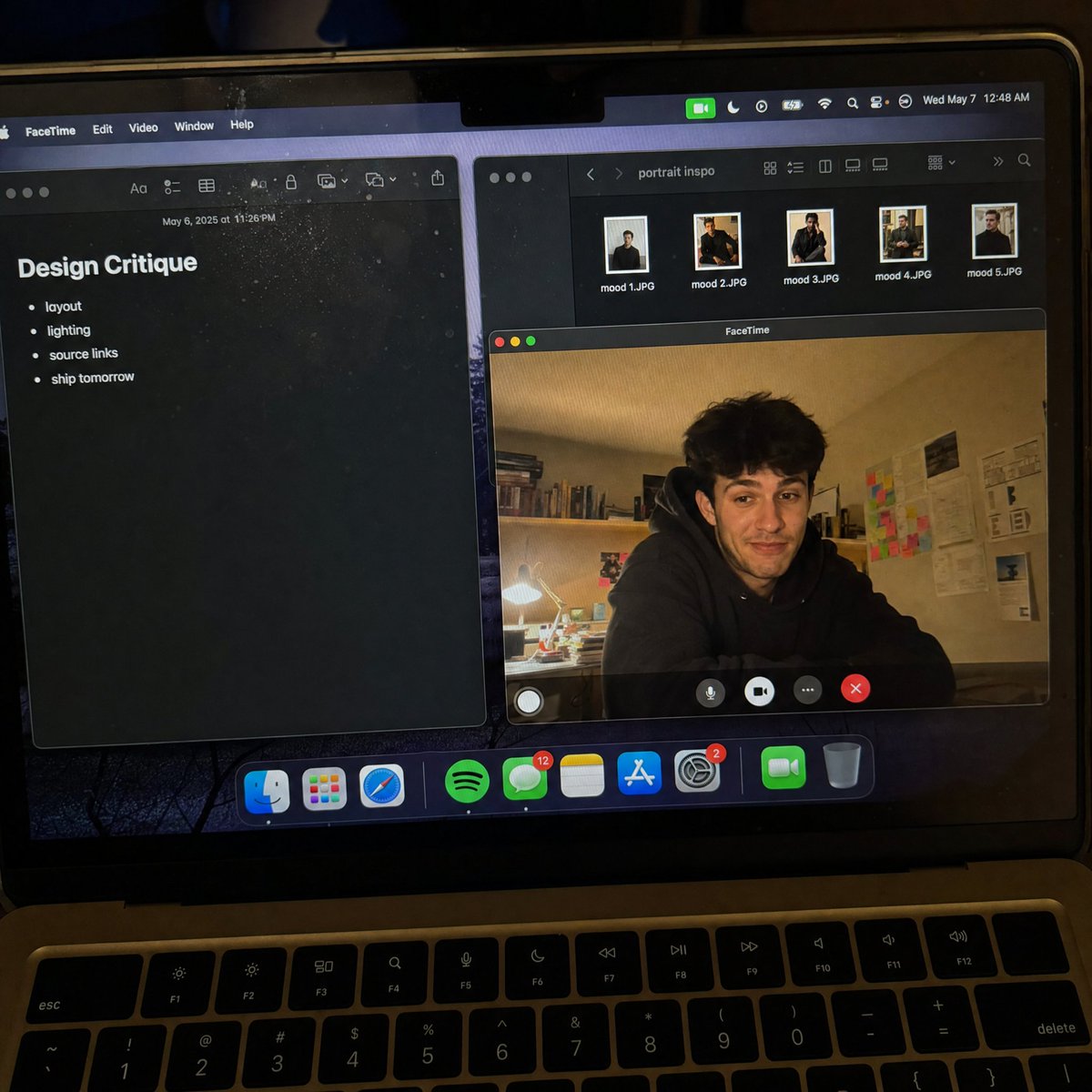 Gpt Image 2 - 照片级真实感 FaceTime 工作屏幕, 图片 1