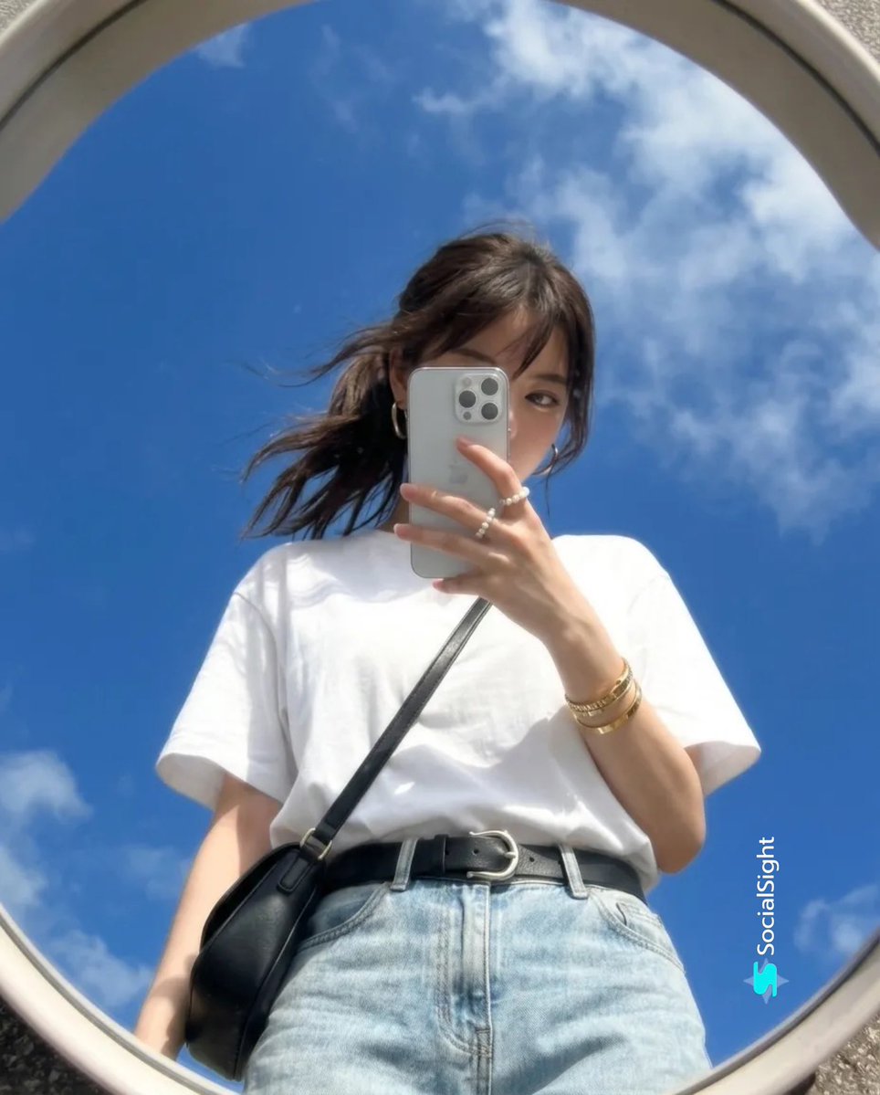 创建图像:使用所附图像作为主要面部参考,同时保留可识别的身份本质、面部比例、自然的不对称性、面部和谐感、自然的面部特征以及真实的面部纹理。, 图片 1