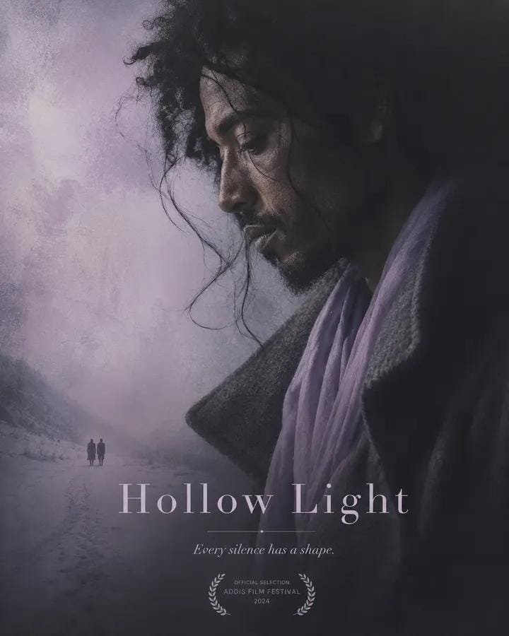 极简艺术电影海报，一张[HUMAN]的特写肖像，身着[CLOTHING]，侧面侧脸呈现，部分被阴影吞没，几缕松散的发丝飘过面部。使用[PALE…, 图片 1