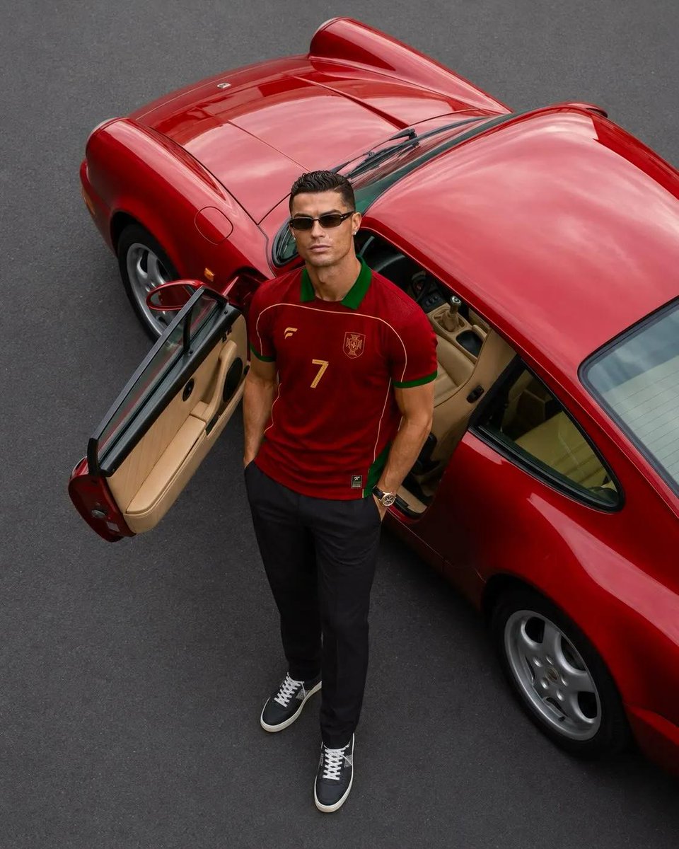 超写实奢华运动时尚大片，主角为克里斯蒂亚诺·罗纳尔多（Cristiano Ronaldo），保留其标志性的面部特征、运动体型、利落发型与自信气…, 图片 2