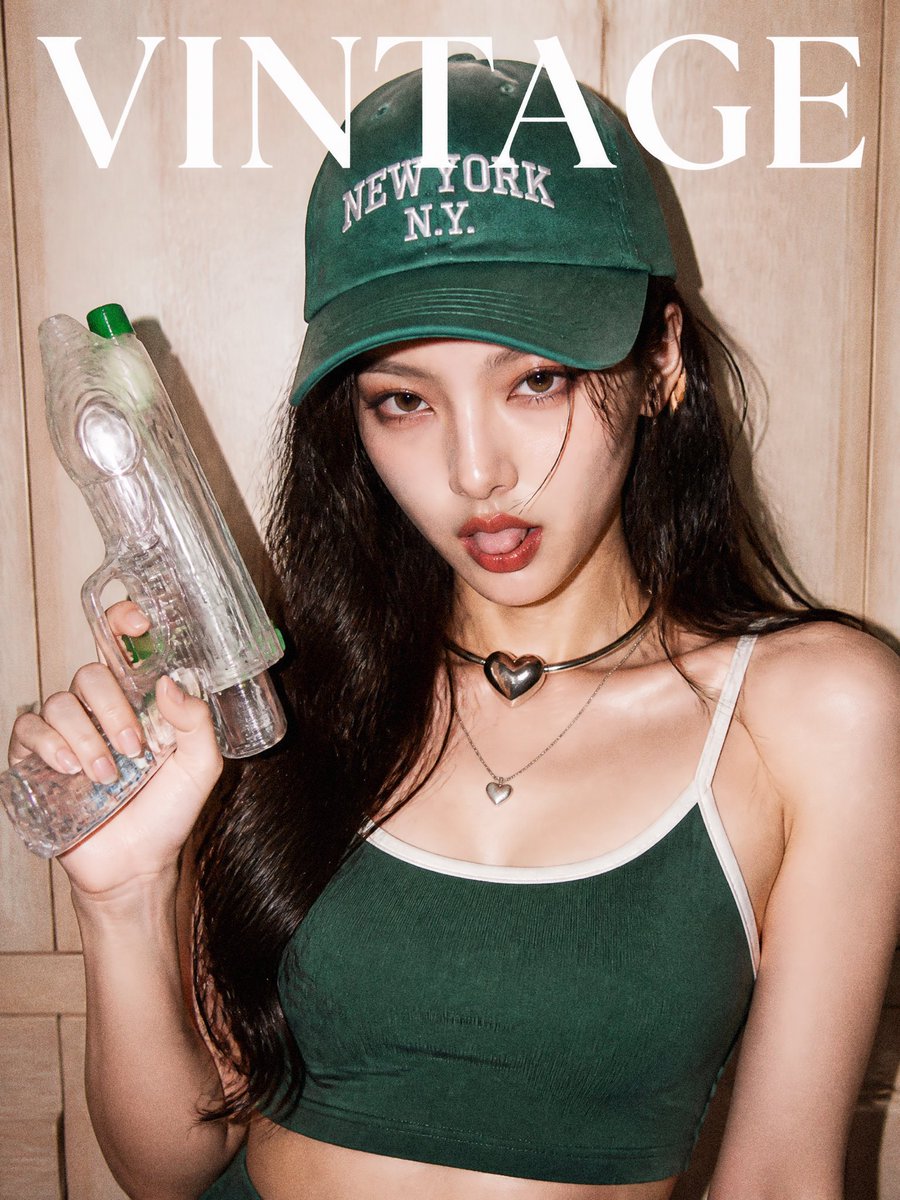 不妨试试用这个提示词，为自己或女朋友/妻子生成一张惊艳的杂志风格人像 🤔 #AIart️️️️️️️️️️️️️️️️️️️️️️️️️️️…, 图片 2